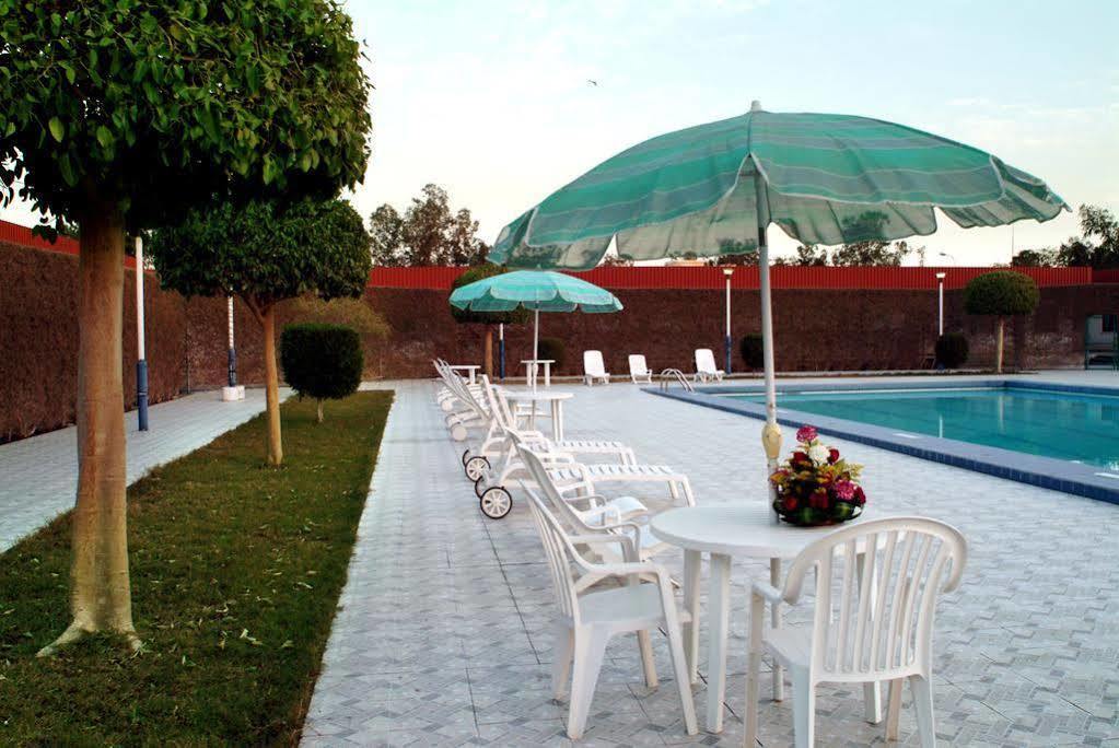 Dammam Hotel Luaran gambar
